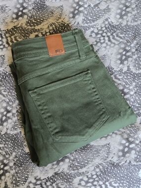 NWOT Fran Denim Women’s Julie Skinny Jeans in Green
